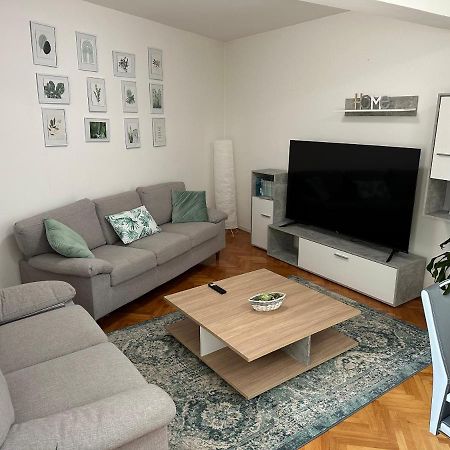 Arena Apartment With 3 Bedrooms In The City Center 普拉 外观 照片