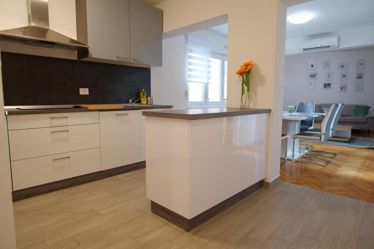 Arena Apartment With 3 Bedrooms In The City Center 普拉 外观 照片