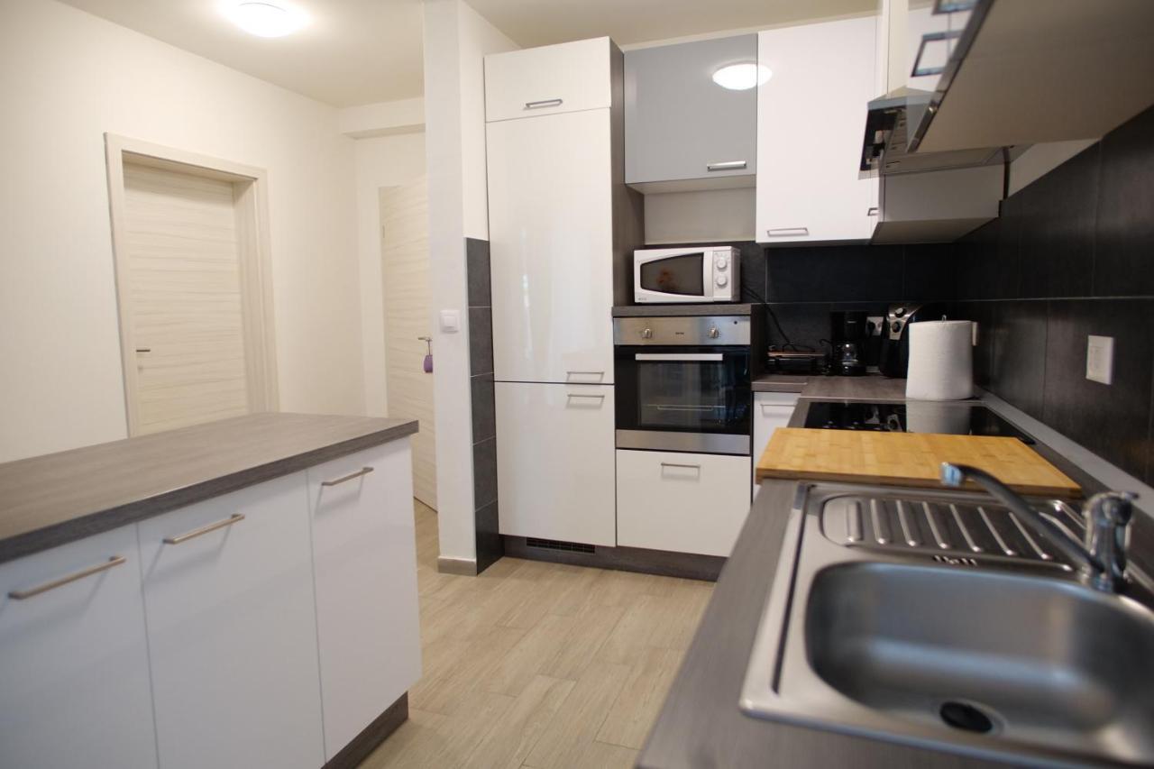 Arena Apartment With 3 Bedrooms In The City Center 普拉 外观 照片