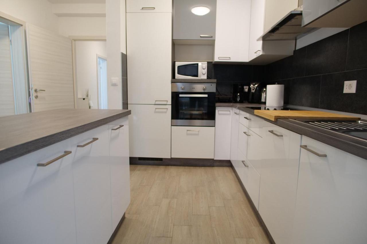 Arena Apartment With 3 Bedrooms In The City Center 普拉 外观 照片